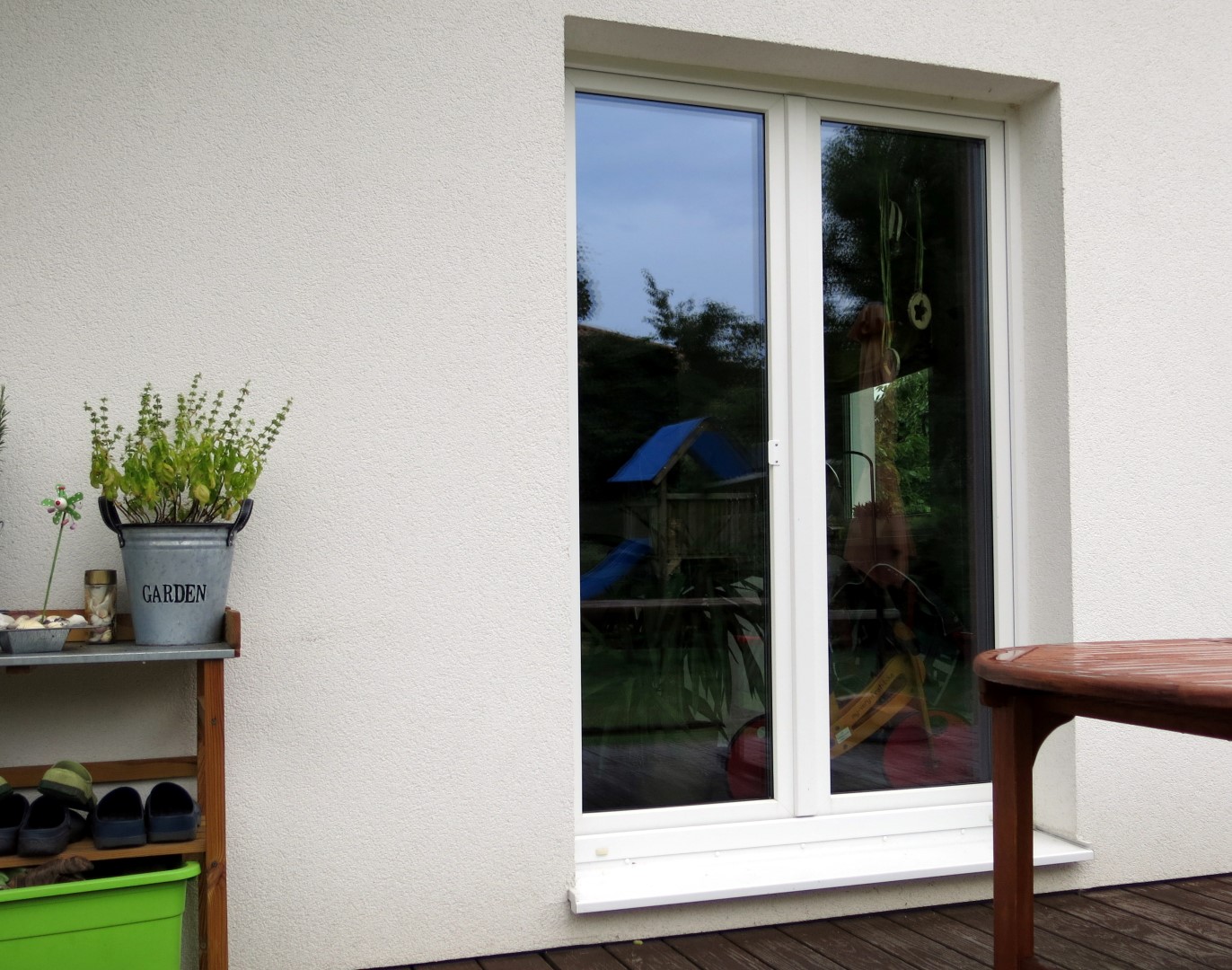 Schutz vor Einbrechern: unbeobachtete Fenster und Türen sind besonders beliebt.